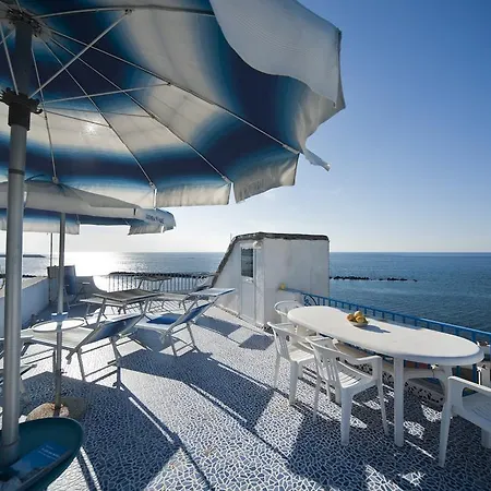 Aparthotel La Rotonda Sul Mare 3*