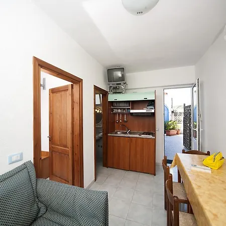 Aparthotel La Rotonda Sul Mare 3*